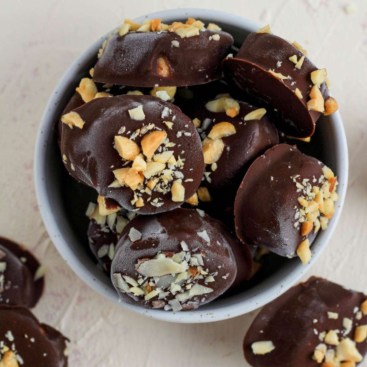 No-Bake 4-Ingredient Frozen Chocolate Banana Bites